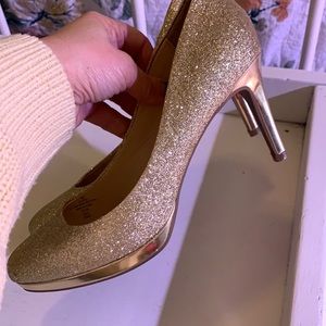 Liz Claiborne Gold Glitter Heels